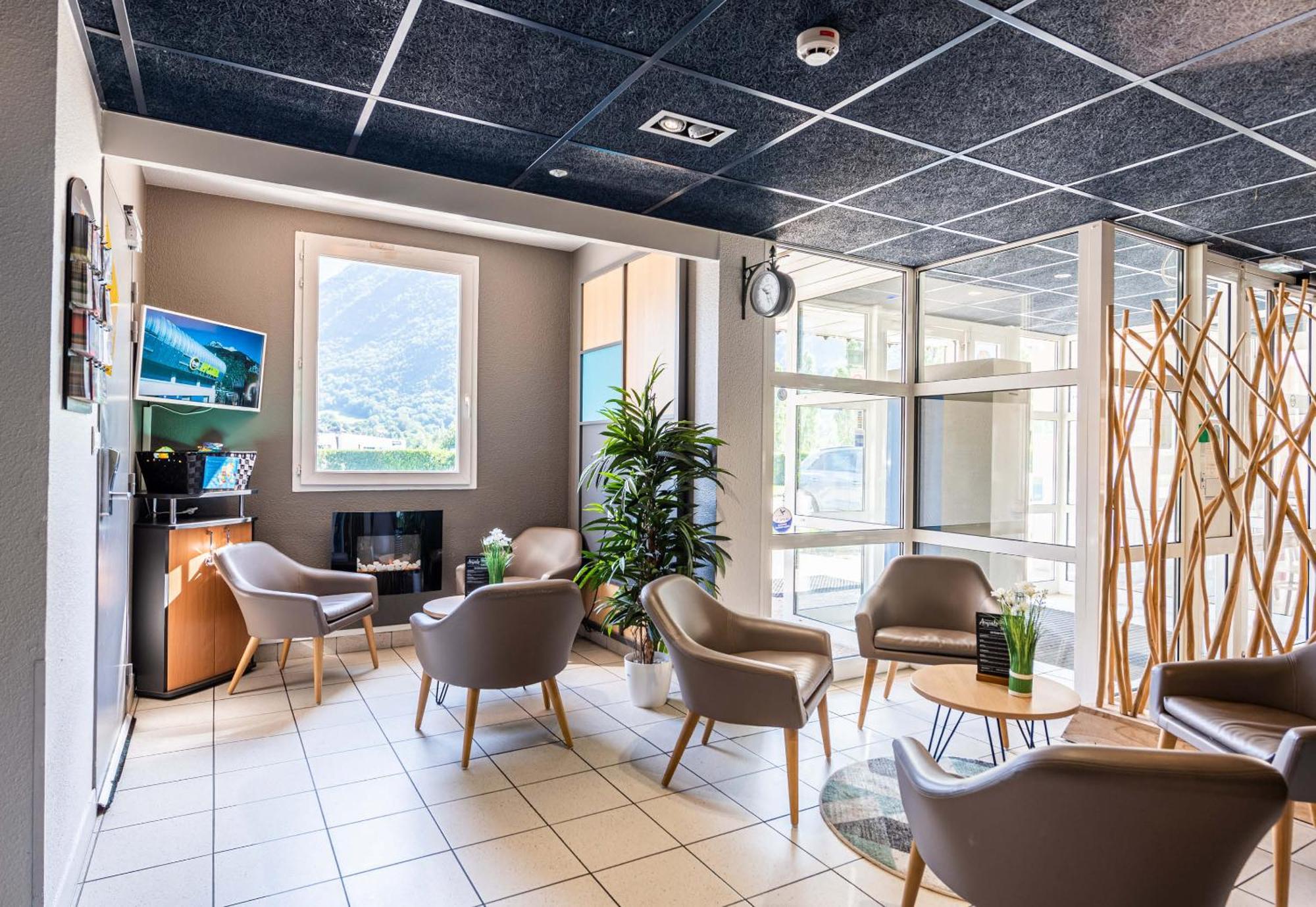 B&B Hotel Saint Jean De Maurienne Sainte-Marie-de-Cuines Eksteriør billede